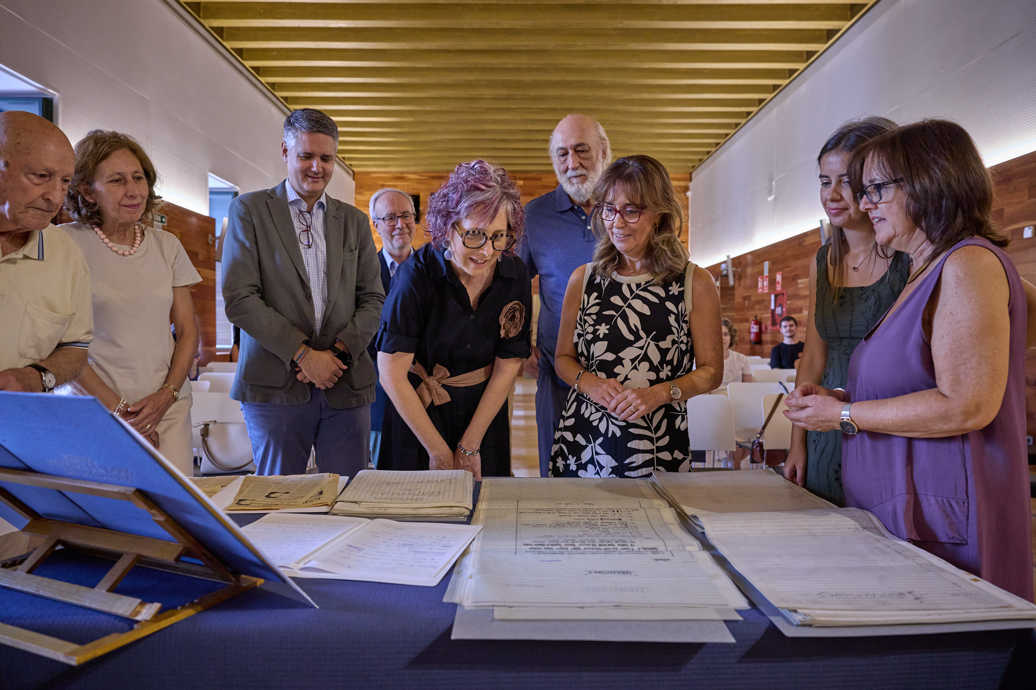 Nafarroako Artxiboak Agustín González Acilu musikagilearen funts dokumentala jaso du dohaintzan